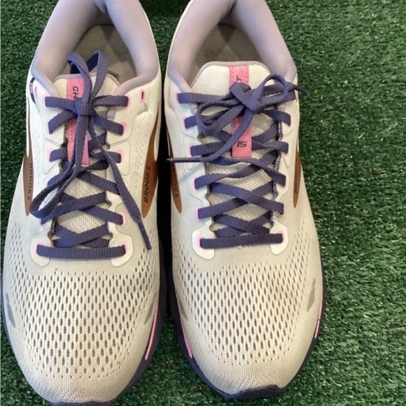 Brooks Ghost 15 Women's Running Shoes - Womens size 11 WIDE - Picture 2 of 6